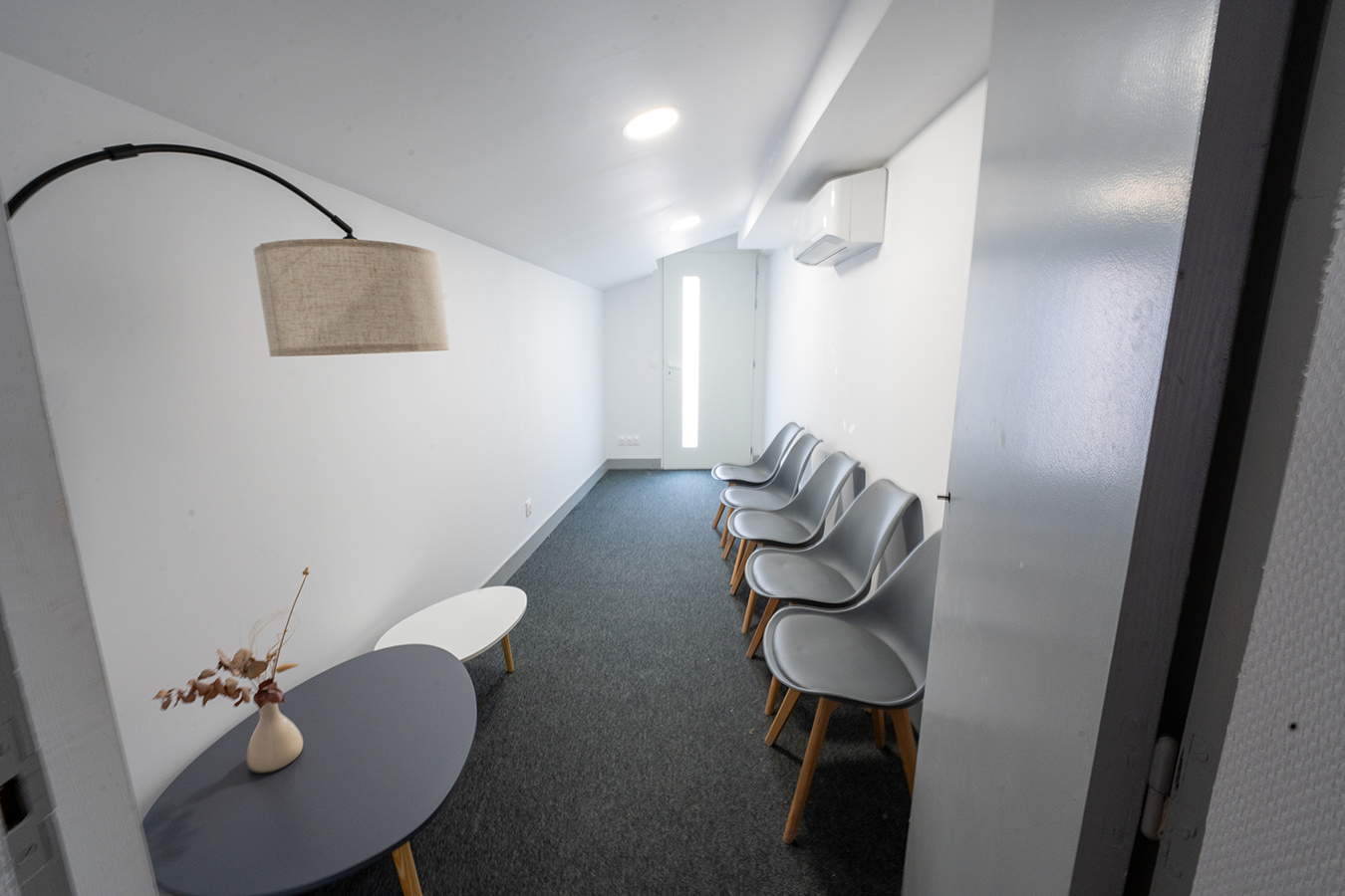attraction bureaux open space salle d'attente climatisation chaises